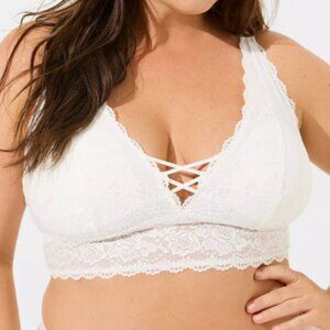 Torrid Curve Lightly Lined White Lace XO Front Bralette Size 2